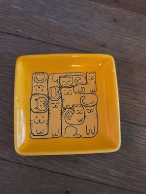 Cat Trinket Dish : Yellow Ceramic- Cute Stacked Cat Design. 3x3" By Cat Lady